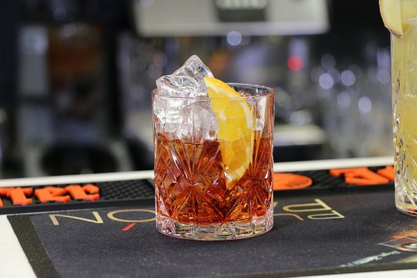 Découvrez les secrets d'un cocktail negroni réussi !